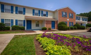 84 Tall Pines Way, Newport News VA  23606-4023 exterior