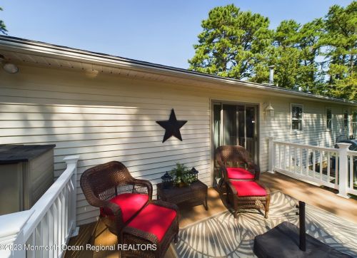 300 Albert Ave, Lakewood NJ  08701-5405 exterior