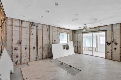 193 Hibiscus Dr, Fort Myers Beach FL  33931-3831 exterior