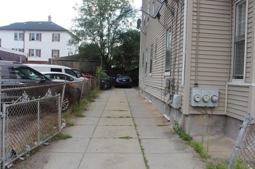 10 Unit St, Providence RI 02909-3930 exterior