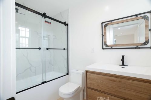 11512 La Maida St, North Hollywood CA  91601-4323 exterior