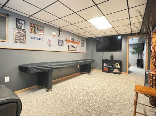 3956 Old Midway Rd, Duluth MN  55810-9747 exterior