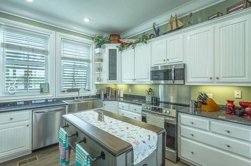 601 Riverview Dr, Carrabelle FL  32322-5054 exterior