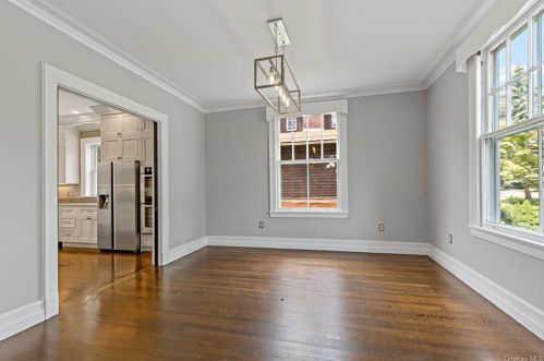 44 Greenridge Ave, White Plains NY  10605-1622 exterior