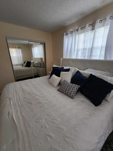 101 Camden, West Palm Beach, FL 33417-2016