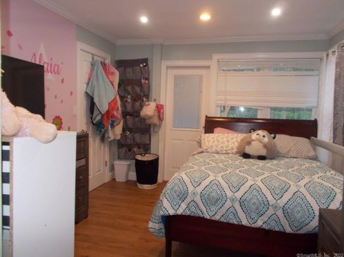 146 Emmett Ave, Derby CT  06418-1232 exterior