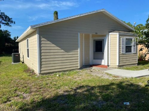 929 11th St, Sanford, FL 32771-2136