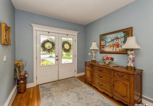 37 Kivy St, Huntington Station NY  11746-2044 exterior