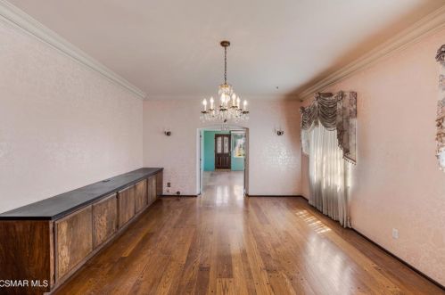 3192 Sycamore Dr, Simi Valley CA 93065-2703 exterior