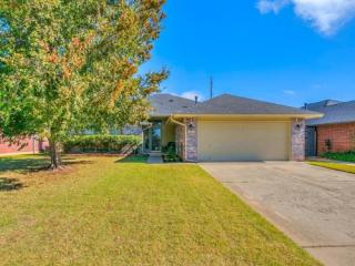 3608 Quail Ridge Dr, Oklahoma City, OK 73160-7726