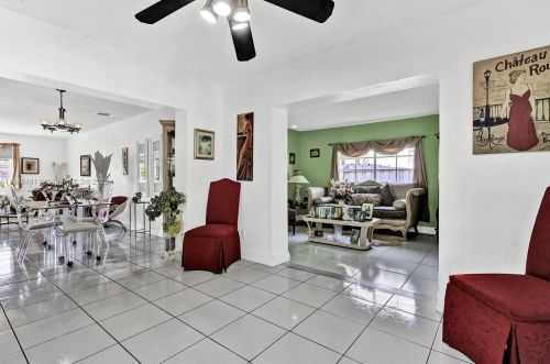 1035 36 Pl, Hialeah FL 33012-4929 exterior