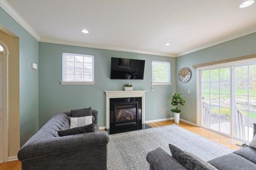 48 Avoncroft Ln, Middletown NY  10940-5086 exterior
