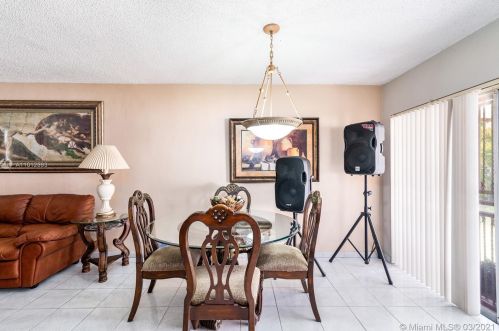 1315 76th St, Hialeah FL  33014-3424 exterior