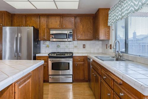 2294 Chester Dr, Penngrove CA  94951-9529 exterior