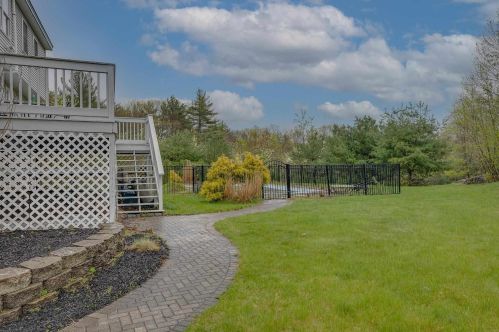 2 Brenner Dr, Newton, NH 03858-3801