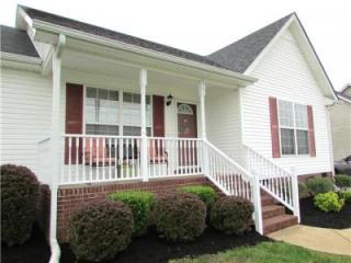 1947 Farmington Ct, Columbia, TN 38401-6851