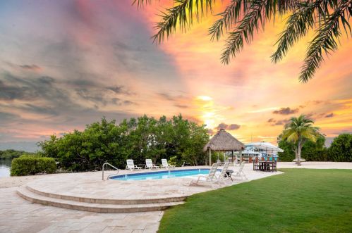 57 Garden Cove Dr, Key Largo, FL 33037-5005
