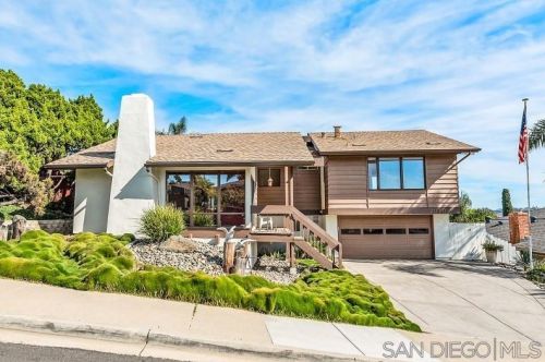 2010 Elevada St, Oceanside, CA 92054-6136