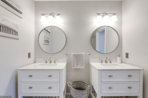 31 Castle Ct, Dover NJ  07869-2024 exterior