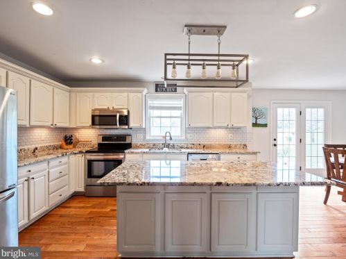 19187 Swan Ct, Purcellville, VA 20132-3954