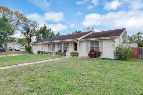 101 Sandburg Ln, Winter Haven, FL 33884-2355