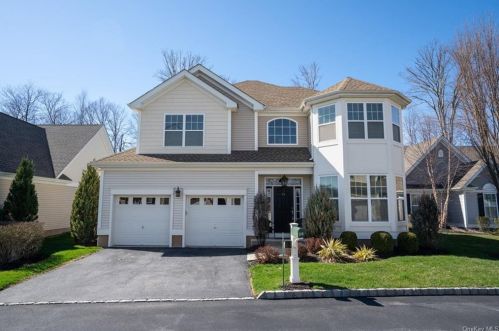 95 Fairways Dr, Middletown, NY 10940-2669