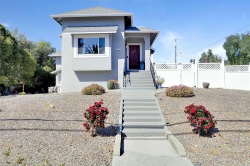 303 J St, Benicia, CA 94510-3040