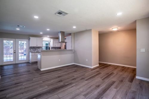 1163 Ridgecrest Ct, Palm Harbor FL  34683-2732 exterior