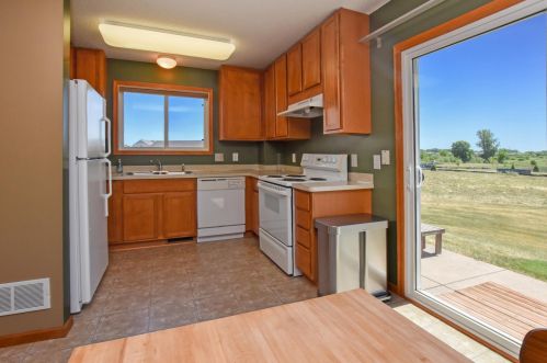 4821 Elm Dr, Lino Lakes, MN 55038-7004