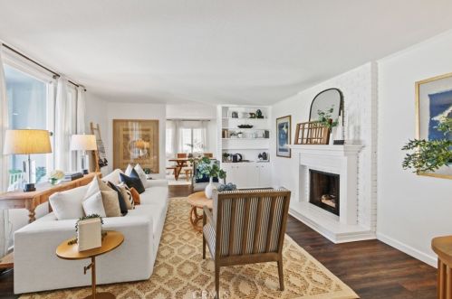 2039 Santiago Dr, Newport Beach, CA 92660-3836