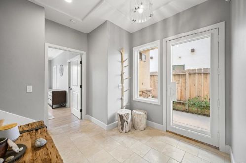 145 3rd St, Encinitas CA  92024-3208 exterior