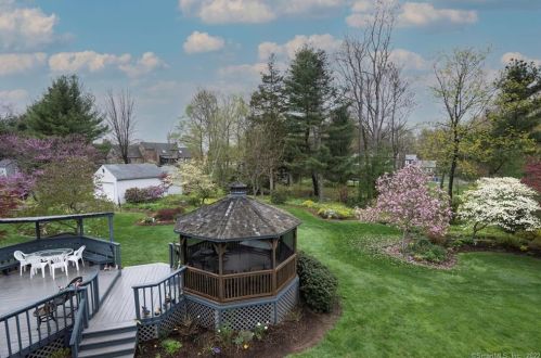 36 Holly Ln, Middletown, CT 06457-6132
