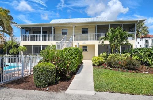 1351 Curlew Ave, Naples, FL 34102-3482