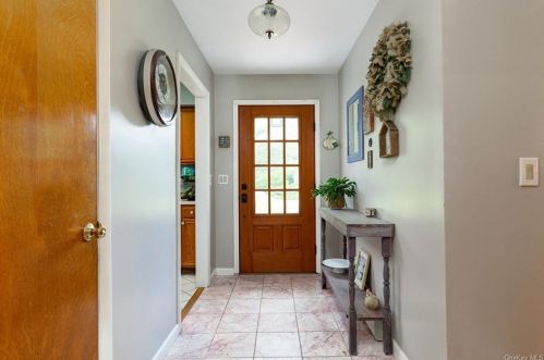 26 Beacham Rd, Rhinebeck NY  12572-3000 exterior