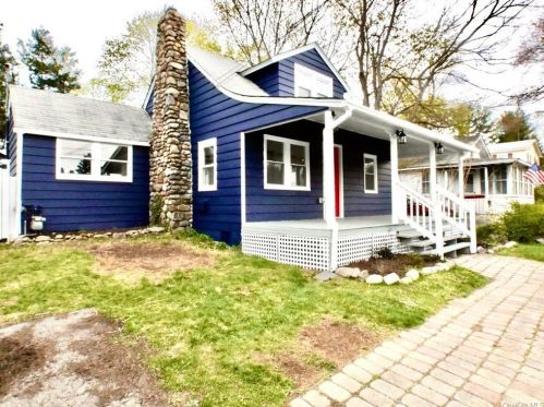 50 Teneyck Ave, Greenwood Lake, NY 10925-2863