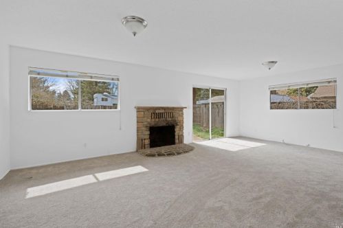 155 Marlene St, Ukiah, CA 95482-5951
