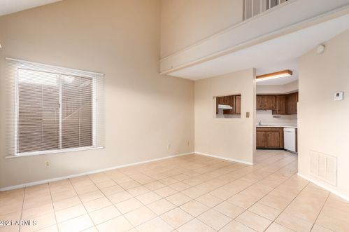 7314 43rd Ave, Glendale, AZ 85301-2217