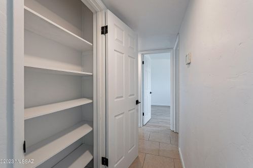 6520 Calle Herculo, Tucson AZ  85710-5620 exterior