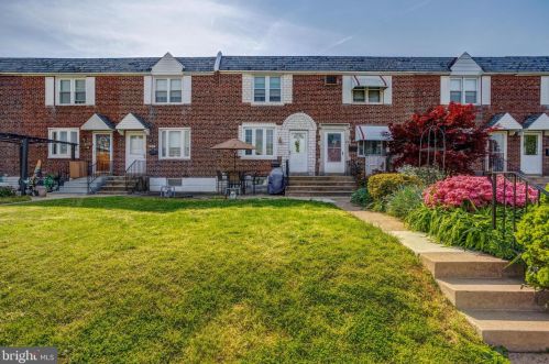 810 Crescent Dr, Manor, PA 19036-1606
