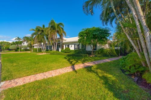 1215 Crestwood Dr, Delray Beach FL  33483-7211 exterior