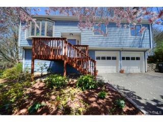 93 Saint Charles Ave, Stamford, CT 06907-2416