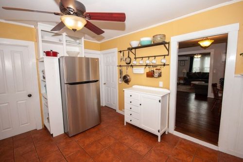 16 Glines Ave, Weymouth, MA 02188-1609