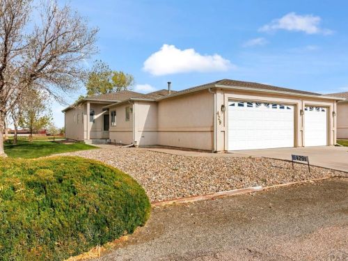 429 Soaring Eagle Dr, Pueblo, CO 81007-6056