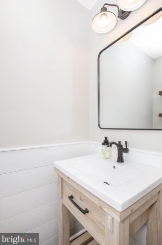 435 Oak Ave, West Deptford NJ  08097 exterior