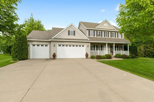 413 16th St, Sartell, MN 56377-1992