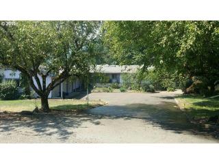 962 Harlan St, Roseburg, OR 97471-2253