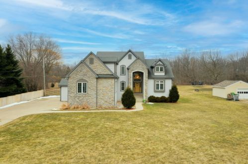 8453 68th St, Milwaukee WI  53223-2718 exterior