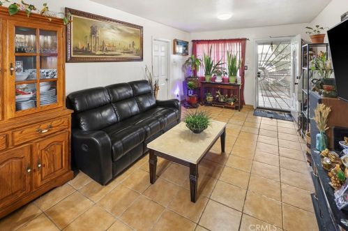 129 Pleasant St, Long Beach, CA 90805-6828