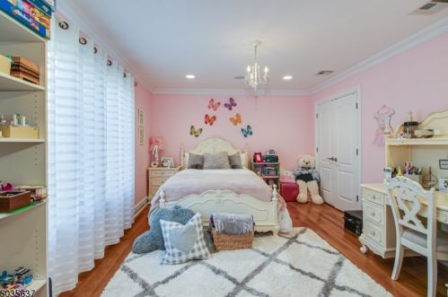1 Mueller Pl, Warren NJ  07059-5703 exterior