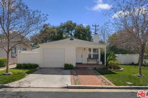 1758 Brook Ln, Glendale, CA 91208-2302